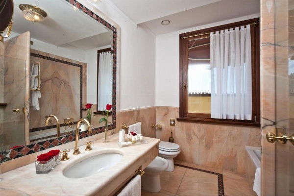 Due Torri Hotel image 19